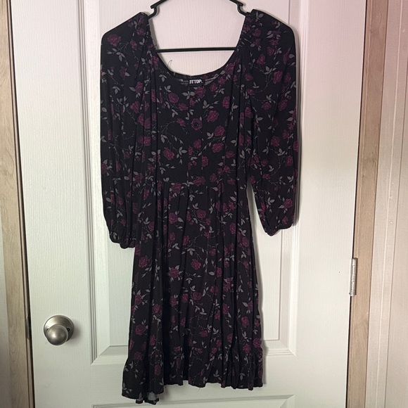 Hot Topic Dresses & Skirts - Hot Topic Black and Purple Floral 3/4 Sleeve Dress